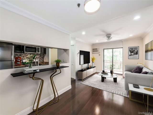  2 BR,  2.00 BTH &nbsp;Traditional style home in Briarwood