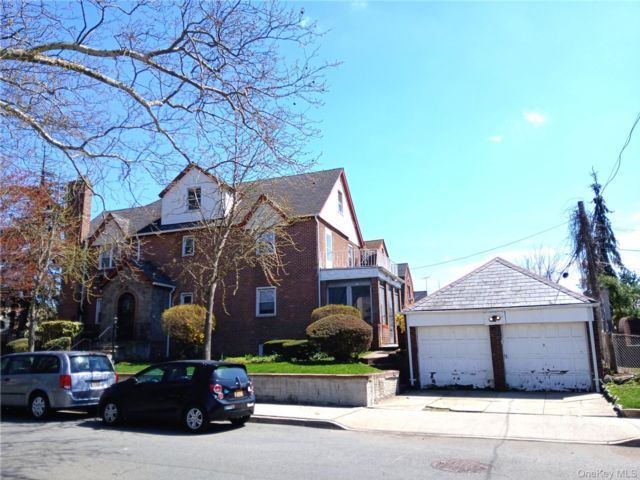  5 BR,  3.00 BTH &nbsp;Tudor style home in Rego Park