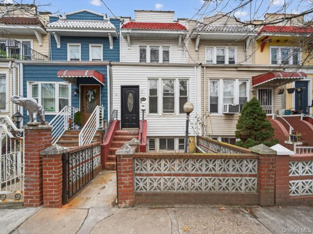  2 BR,  1.00 BTH &nbsp;Other style home in East Elmhurst