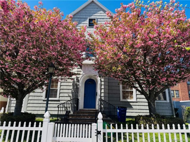  2 BR,  1.00 BTH &nbsp;A-frame style home in Queens Village
