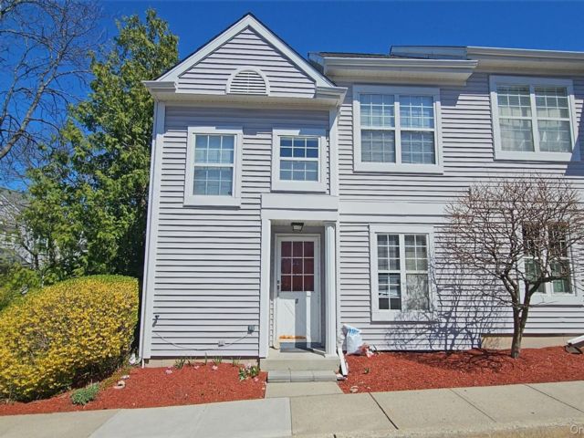  2 BR,  3.00 BTH &nbsp;Condo style home in Middletown
