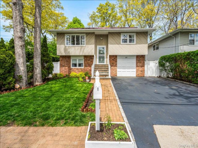 [Huntington Real Estate, listing number 7281316]