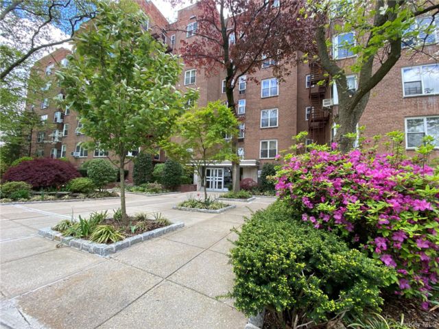  2 BR,  1.00 BTH &nbsp;Other style home in Bayside