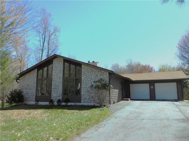  3 BR,  2.00 BTH &nbsp;Ranch style home in Liberty