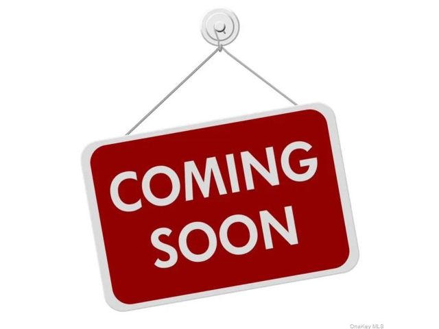  5 BR,  4.00 BTH &nbsp;Modern style home in Hempstead