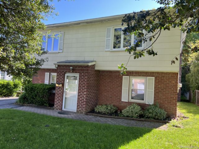  4 BR,  2.00 BTH &nbsp;Other style home in Manhasset