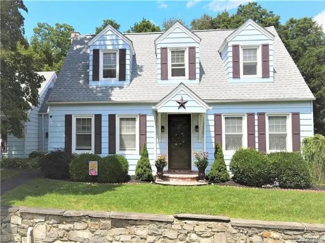  2 BR,  2.00 BTH &nbsp;Cape cod style home in Marlboro