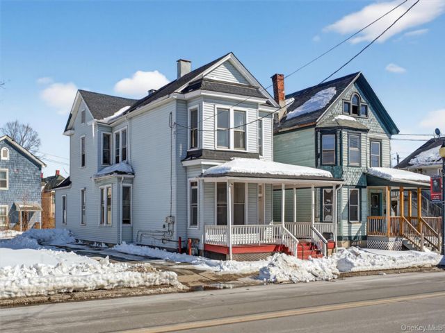 4 BR,  2.00 BTH &nbsp;Colonial style home in Port Jervis