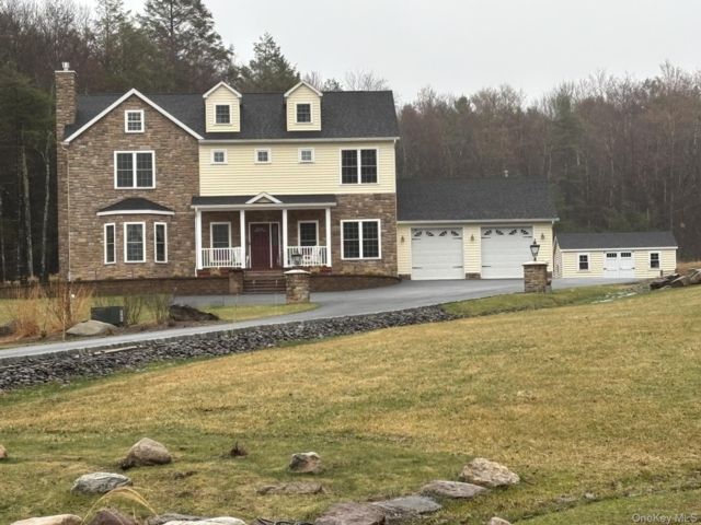  4 BR,  4.00 BTH &nbsp;A-frame style home in Monticello
