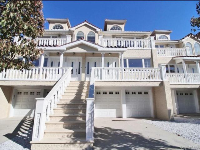  4 BR,  4.00 BTH &nbsp;House style home in Cornell