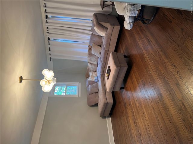  2 BR,  2.00 BTH &nbsp;Cape cod style home in Yonkers