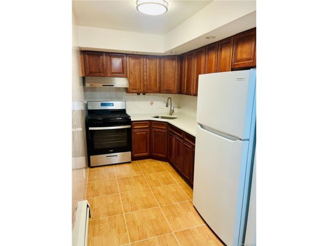  2 BR,  1.00 BTH &nbsp;Other style home in Douglaston