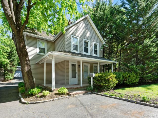  2 BR,  1.00 BTH &nbsp;Craftsman style home in Northport