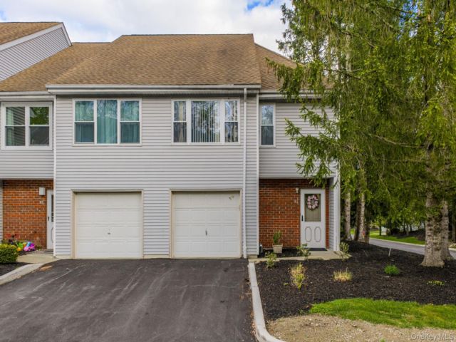  3 BR,  3.00 BTH &nbsp;Condo style home in Middletown