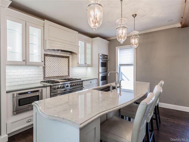  4 BR,  1.00 BTH &nbsp;Colonial style home in Huntington Station