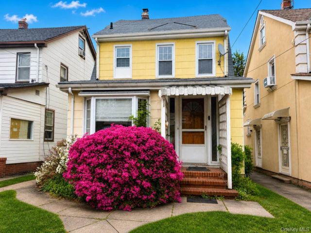 [Flushing Real Estate, listing number 7282069]