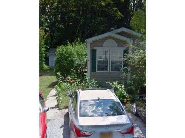  2 BR,  2.00 BTH &nbsp;Ranch style home in Speonk