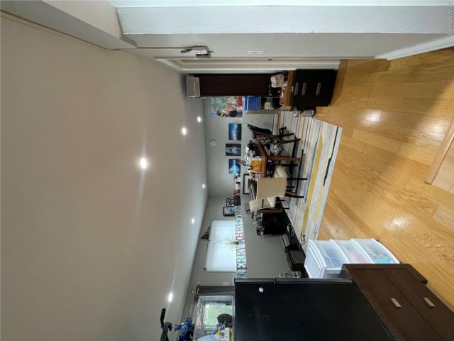 [PHOTO]