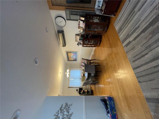 [PHOTO]