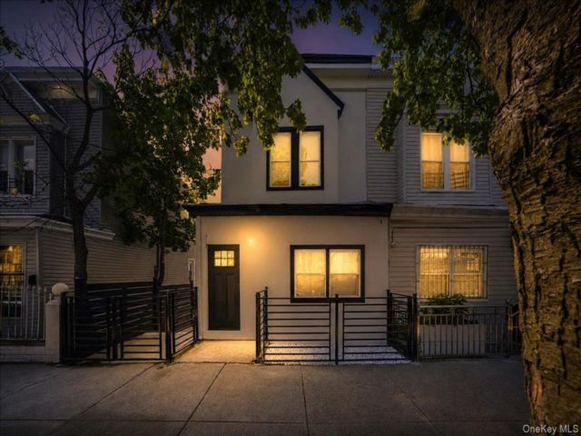  6 BR,  4.00 BTH &nbsp;Other style home in Pilgrim