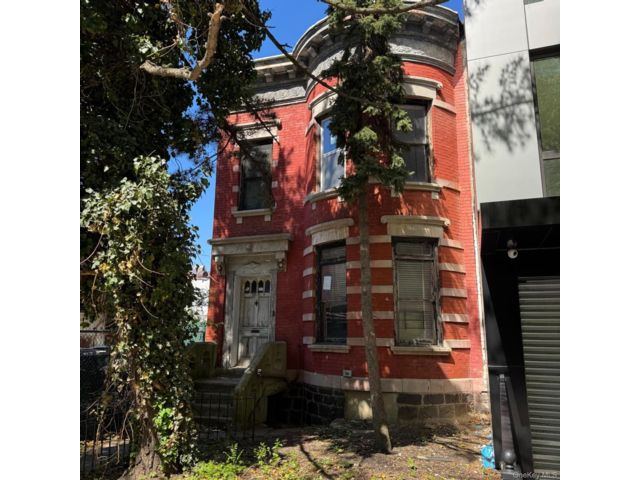 Studio,  0.00 BTH &nbsp;House style home in Forest Hills