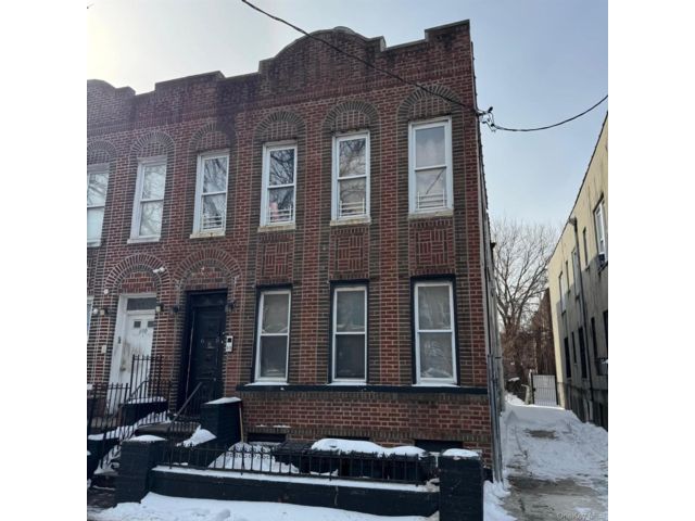 Studio,  0.00 BTH &nbsp;House style home in East New York