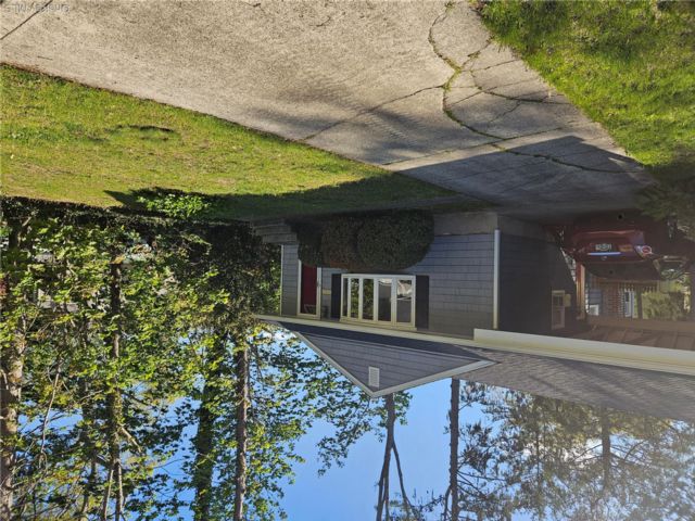  3 BR,  1.00 BTH &nbsp;Ranch style home in Huntington Station