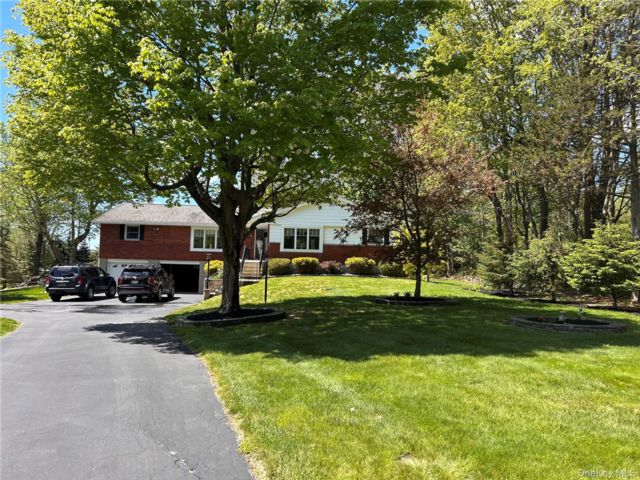  4 BR,  2.00 BTH &nbsp;Ranch style home in Fishkill