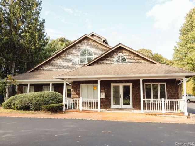 Studio,  0.00 BTH &nbsp;Commercial style home in Mattituck