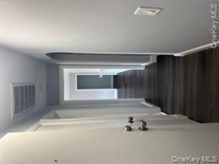 [PHOTO]