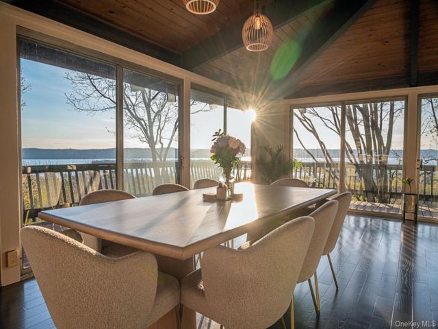  4 BR,  3.00 BTH &nbsp;Mid-century mod style home in Ossining