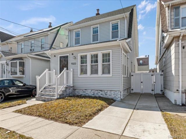  3 BR,  2.00 BTH &nbsp;Other style home in Floral Park
