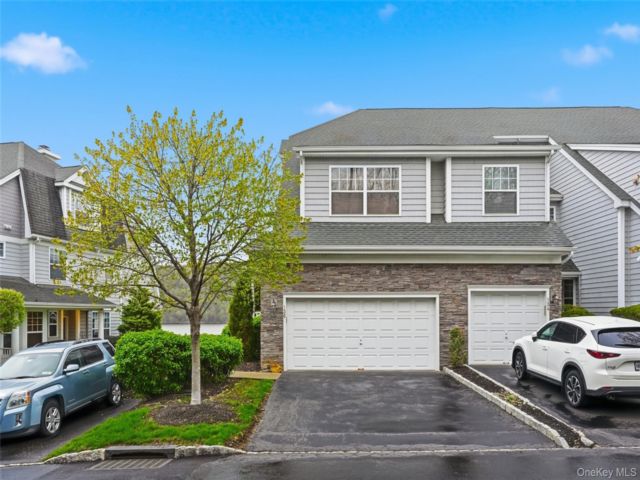  2 BR,  3.00 BTH &nbsp;House style home in Poughkeepsie