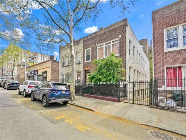  7 BR,  3.00 BTH &nbsp;Other style home in Morrisania