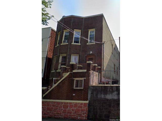  6 BR,  1.00 BTH &nbsp;Other style home in Parkchester