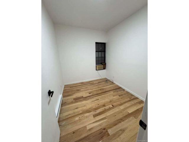 [PHOTO]