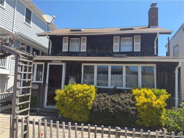  3 BR,  1.00 BTH &nbsp;Other style home in Long Beach