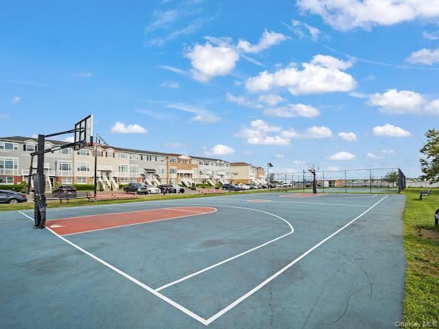 [PHOTO]
