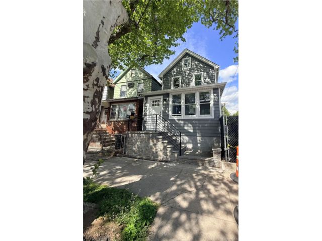  2 BR,  1.00 BTH &nbsp;Other style home in Canarsie