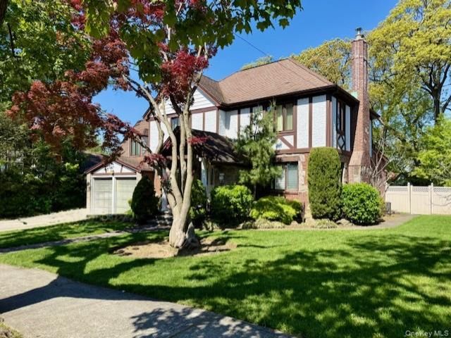 [Douglaston Real Estate, listing number 7282868]