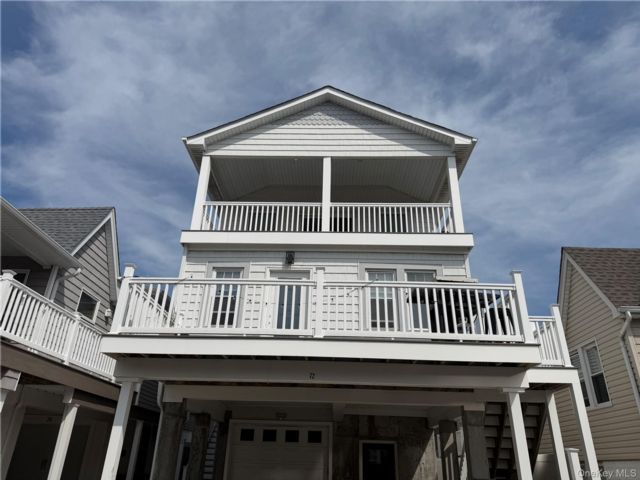  3 BR,  2.00 BTH &nbsp;Other style home in Long Beach