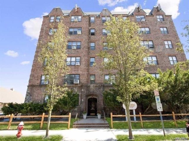  2 BR,  1.00 BTH &nbsp;Other style home in Woodmere