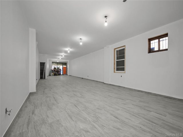 [PHOTO]