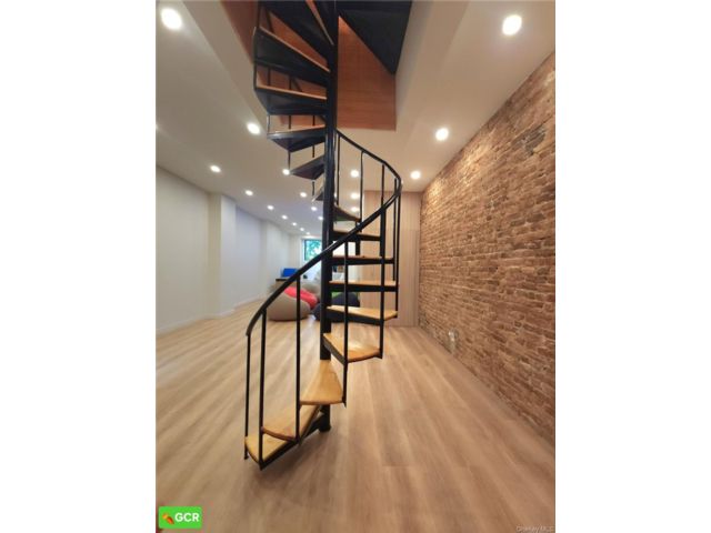  5 BR,  4.00 BTH &nbsp;House style home in Bedford Stuyvesant