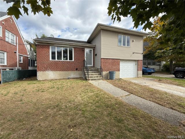  3 BR,  2.00 BTH &nbsp;A-frame style home in Cedarhurst