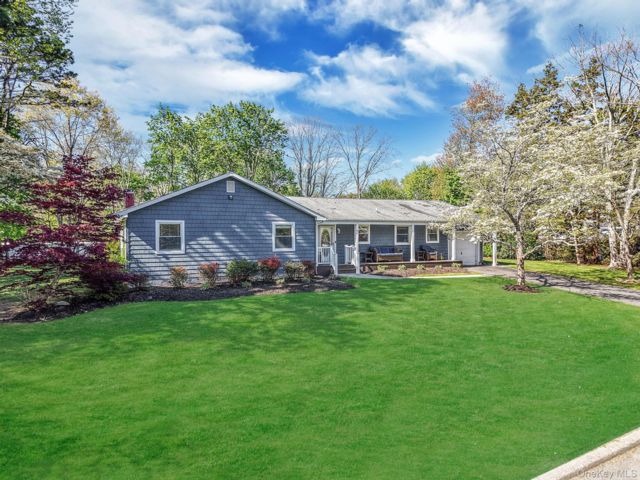  3 BR,  2.00 BTH &nbsp;Ranch style home in Port Jefferson Station