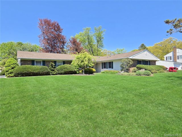  3 BR,  2.00 BTH &nbsp;Ranch style home in Stony Brook