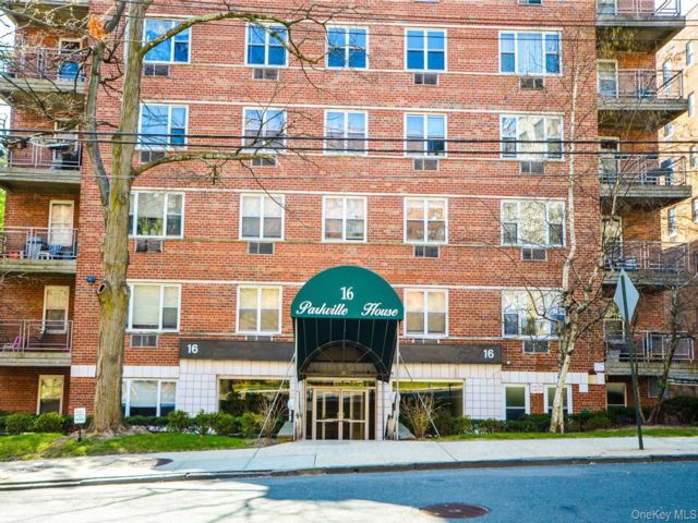 [White Plains Real Estate, listing number 7283080]