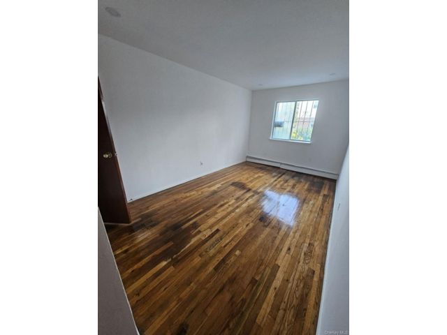  3 BR,  1.00 BTH &nbsp;Colonial style home in Jamaica