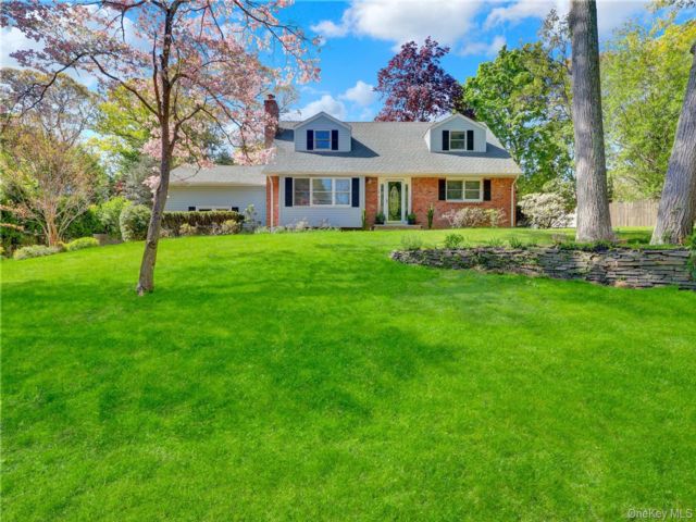  5 BR,  2.00 BTH &nbsp;Cape cod style home in Stony Brook